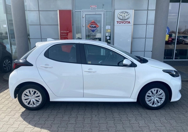 Toyota Yaris cena 68900 przebieg: 66604, rok produkcji 2022 z Raszków małe 232